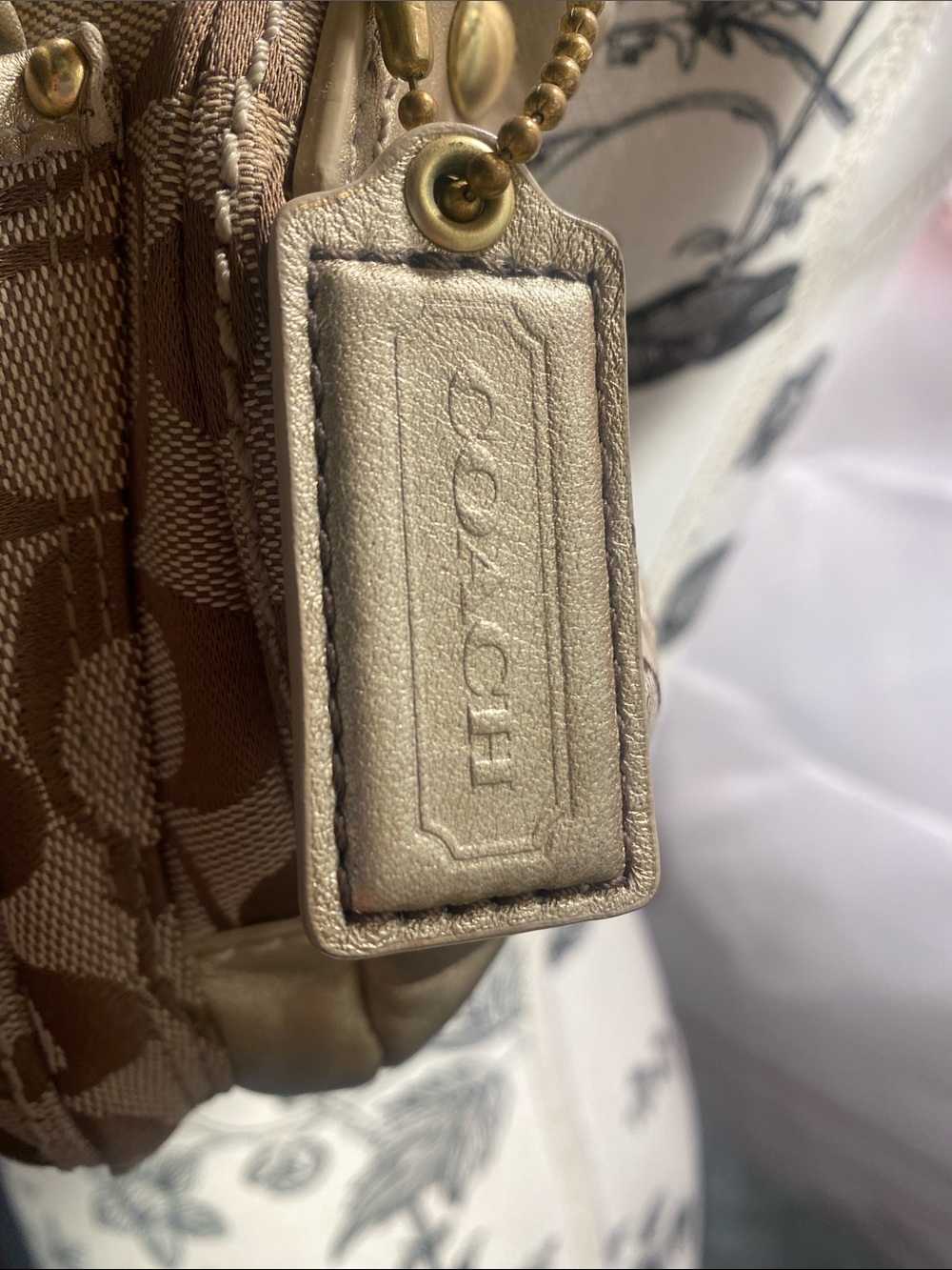 Coach Signature Canvas Shoulder Bag in Beige with Gold Hardware - Picture 2 of 6